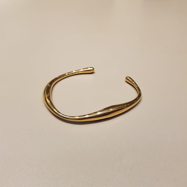 Irregular Plain Gold bangle - MCA Design by Maria